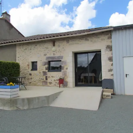 Gite La Petite Maison Montournais Exterior foto