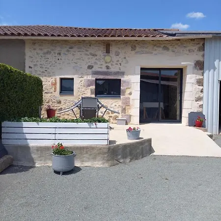 Gite La Petite Maison Montournais Exterior foto